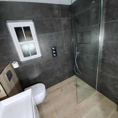 Bathrooms 2